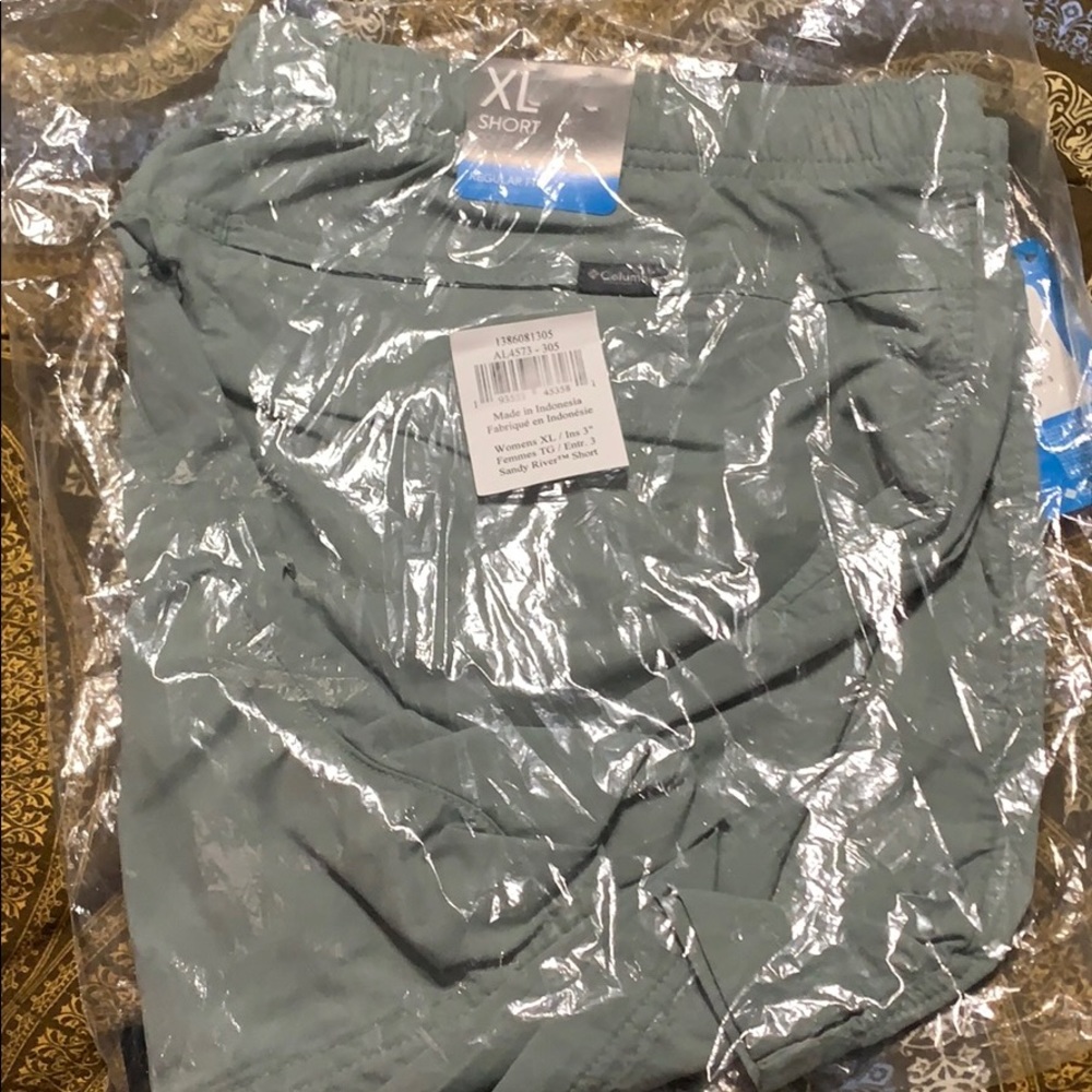 Columbia Women's Sandy River Shorts - NEW - Xl